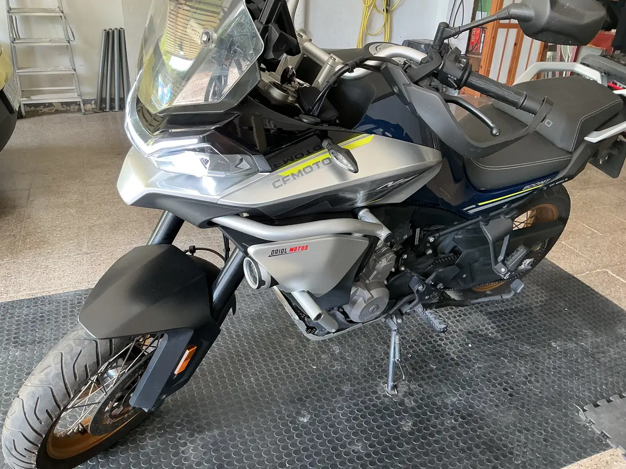 CFMOTO 800MT - Vista 6