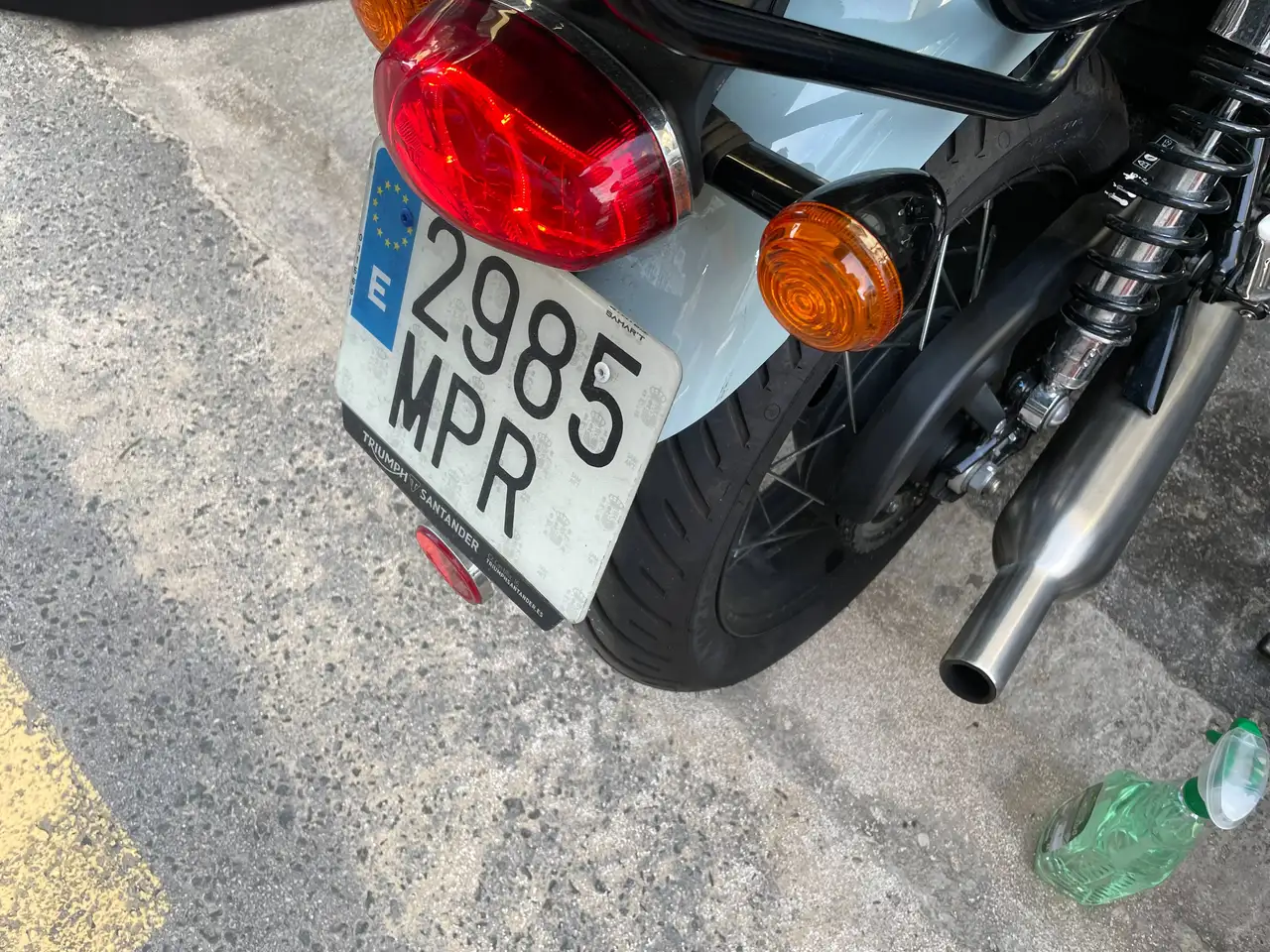 Triumph Bonneville T100 - Vista 11