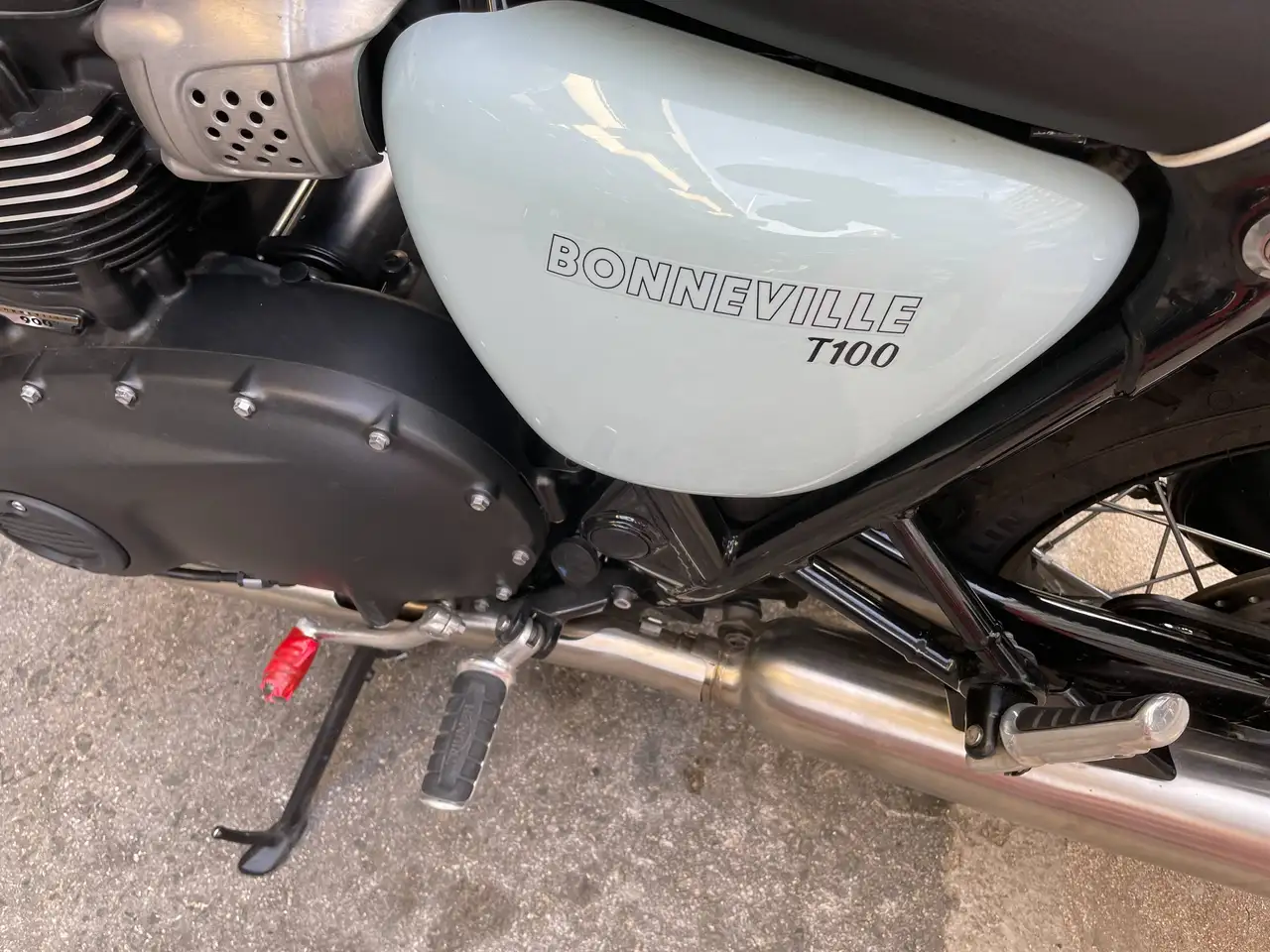Triumph Bonneville T100 - Vista 5