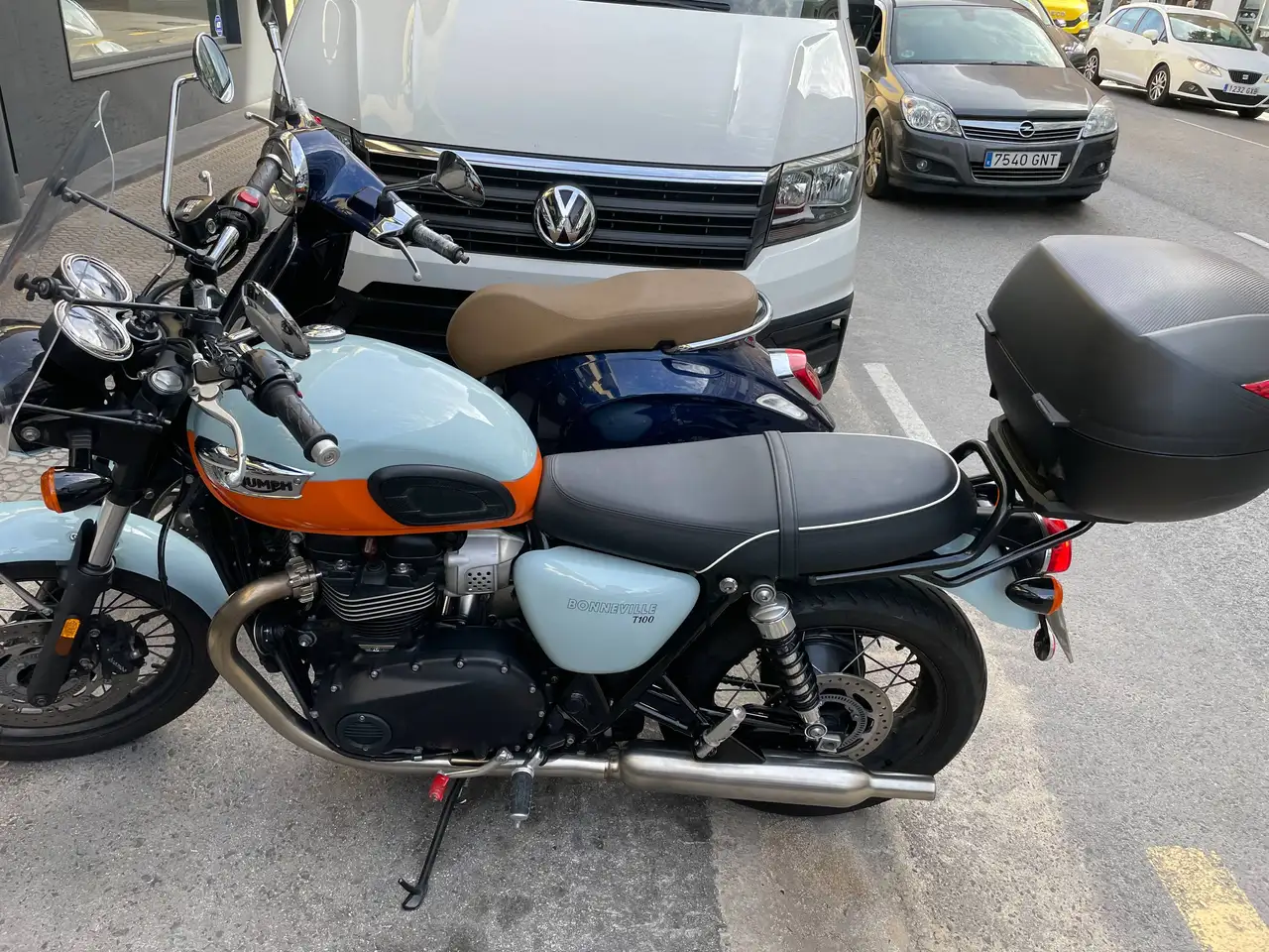 Triumph Bonneville T100 - Vista 7