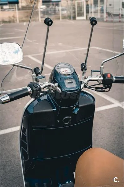 Vespa GTV 250 ie – Vista 14