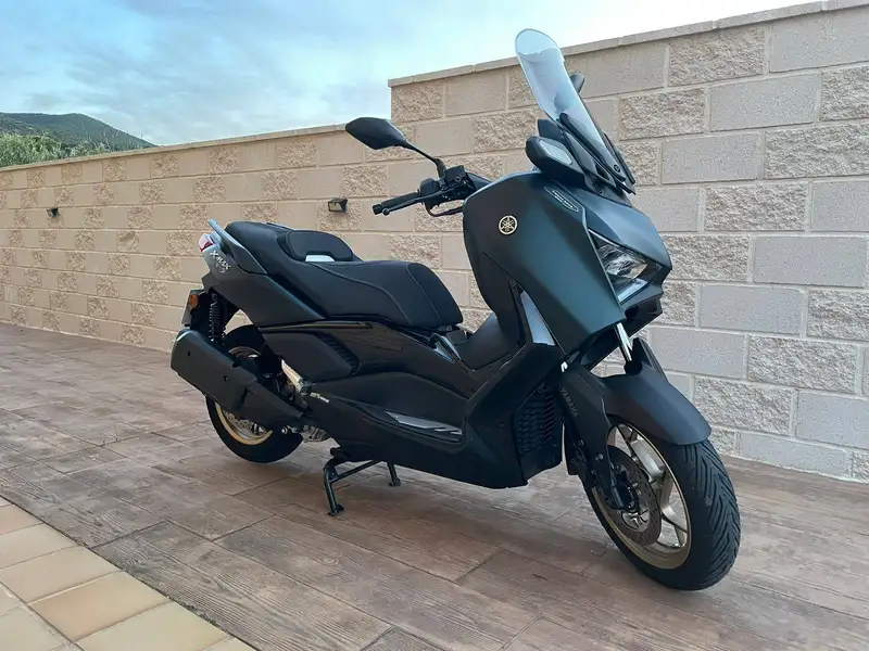 Yamaha XMAX 300 6000 € 2023 Madrid - 1