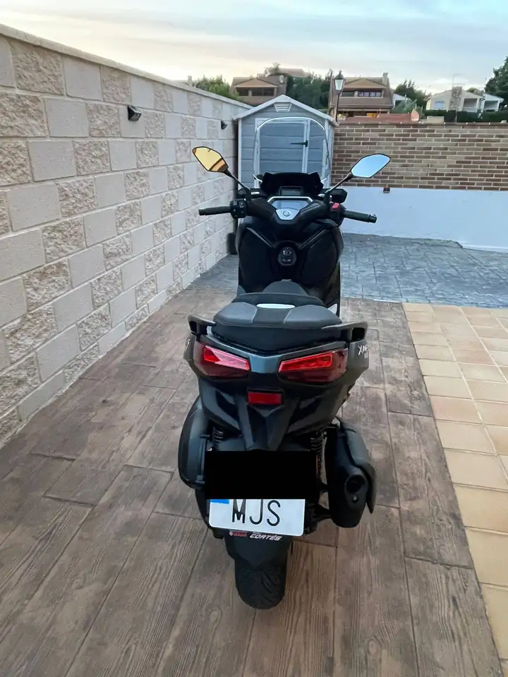 Yamaha XMAX 300 – Vista 7