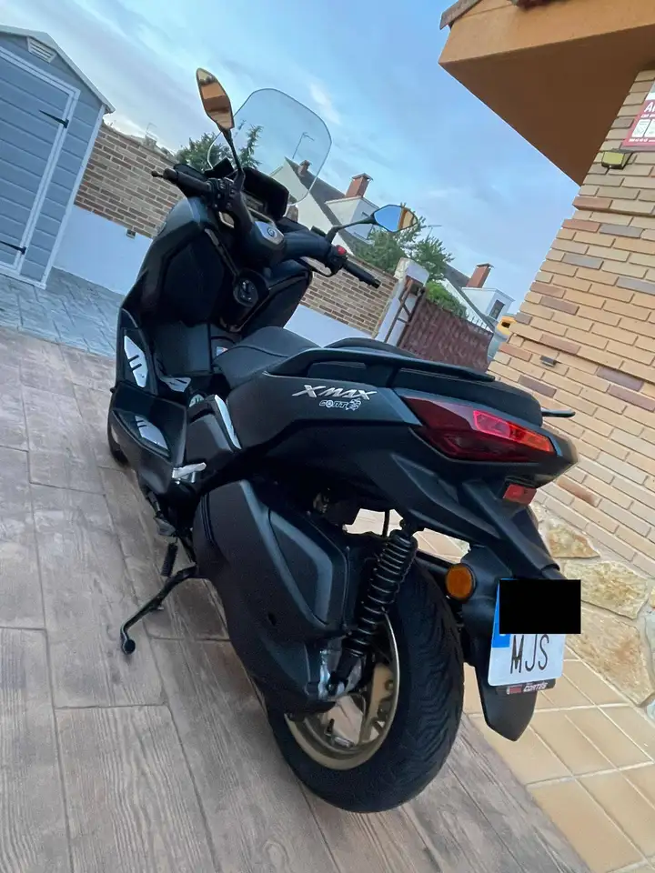 Yamaha XMAX 300 – Vista 9