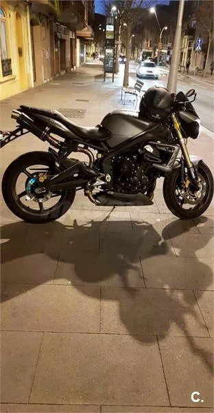 Triumph Street Triple – Vista 3