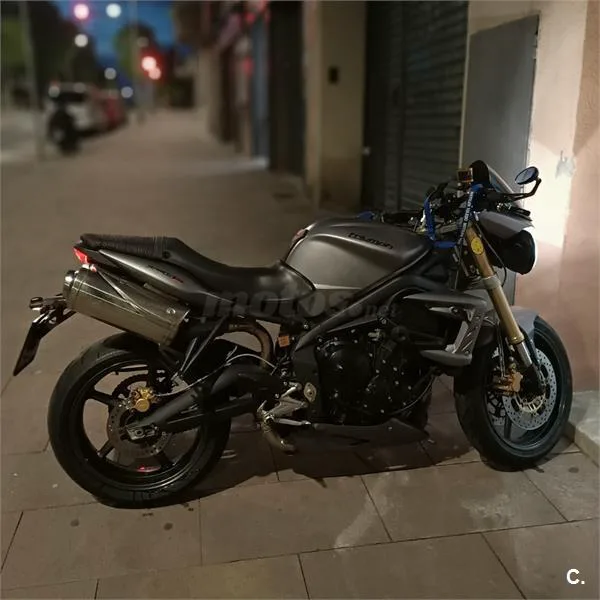 Triumph Street Triple – Vista 4