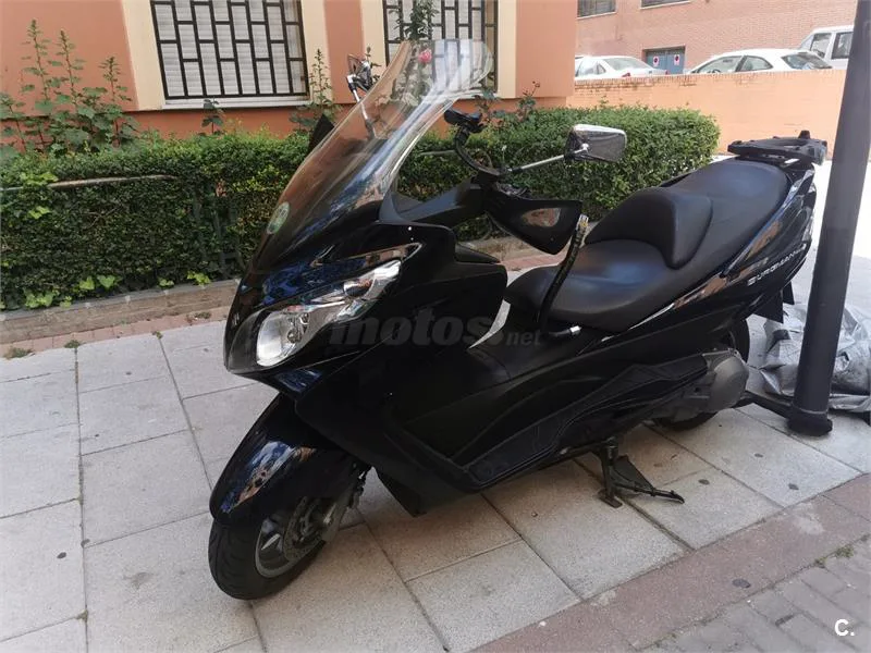 Suzuki Burgman 400 – Vista 2