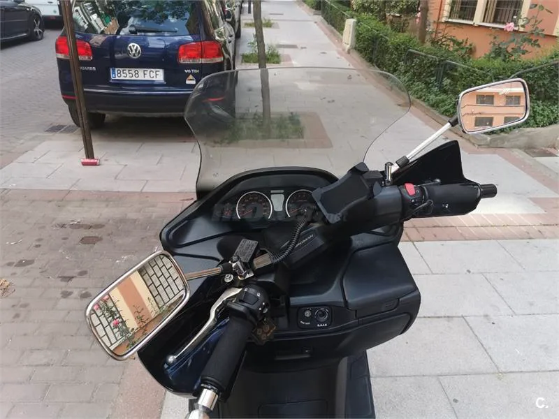 Suzuki Burgman 400 – Vista 3