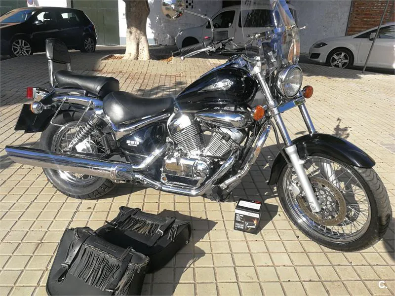 Suzuki Intruder 250 LC – Vista 3