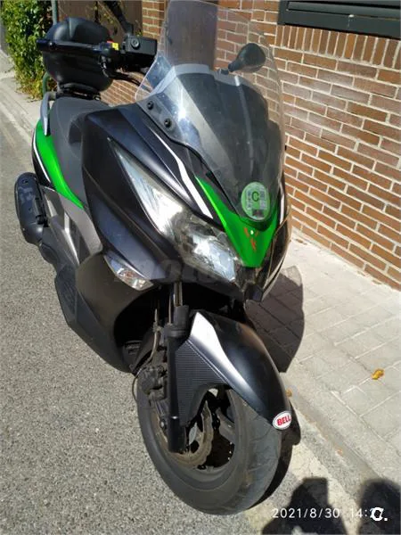 Kawasaki J300 - Vista 3
