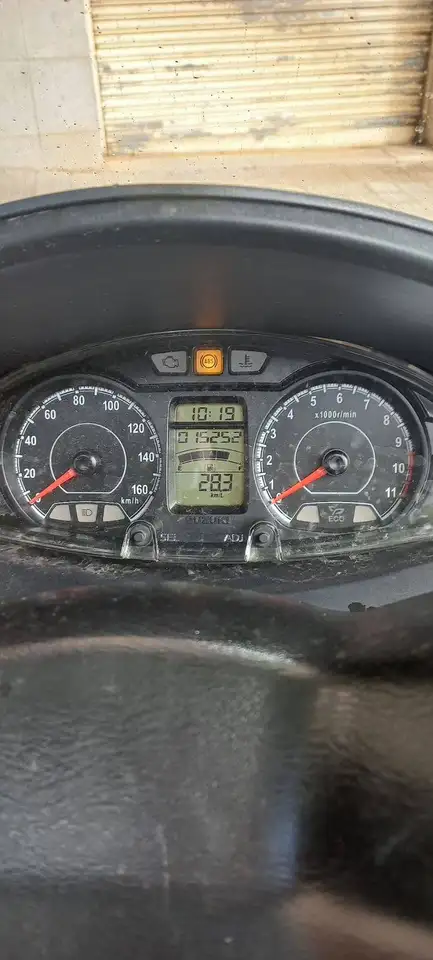 Suzuki Burgman 200 – Vista 3