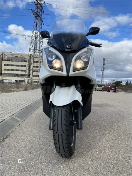Kymco Super Dink 300i – Vista 4