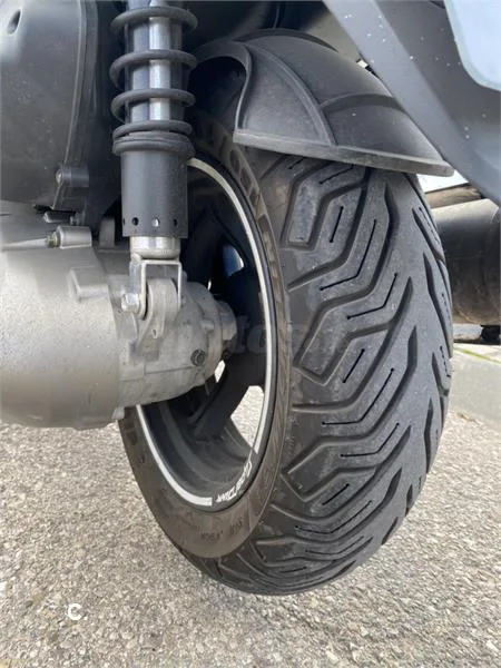 Kymco Super Dink 300i – Vista 7