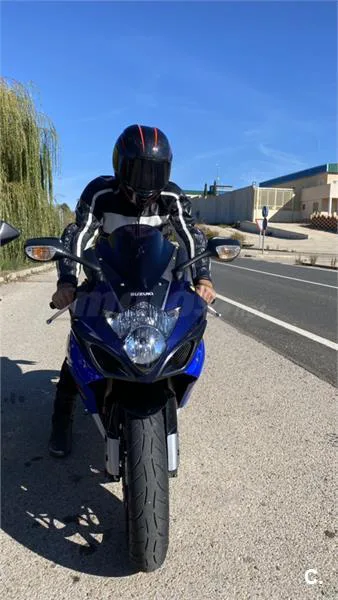 Suzuki GSX-R1000 – Vista 4