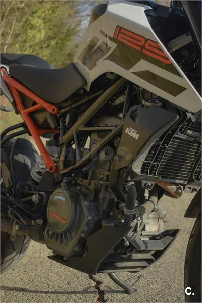 KTM 125 – Vista 4