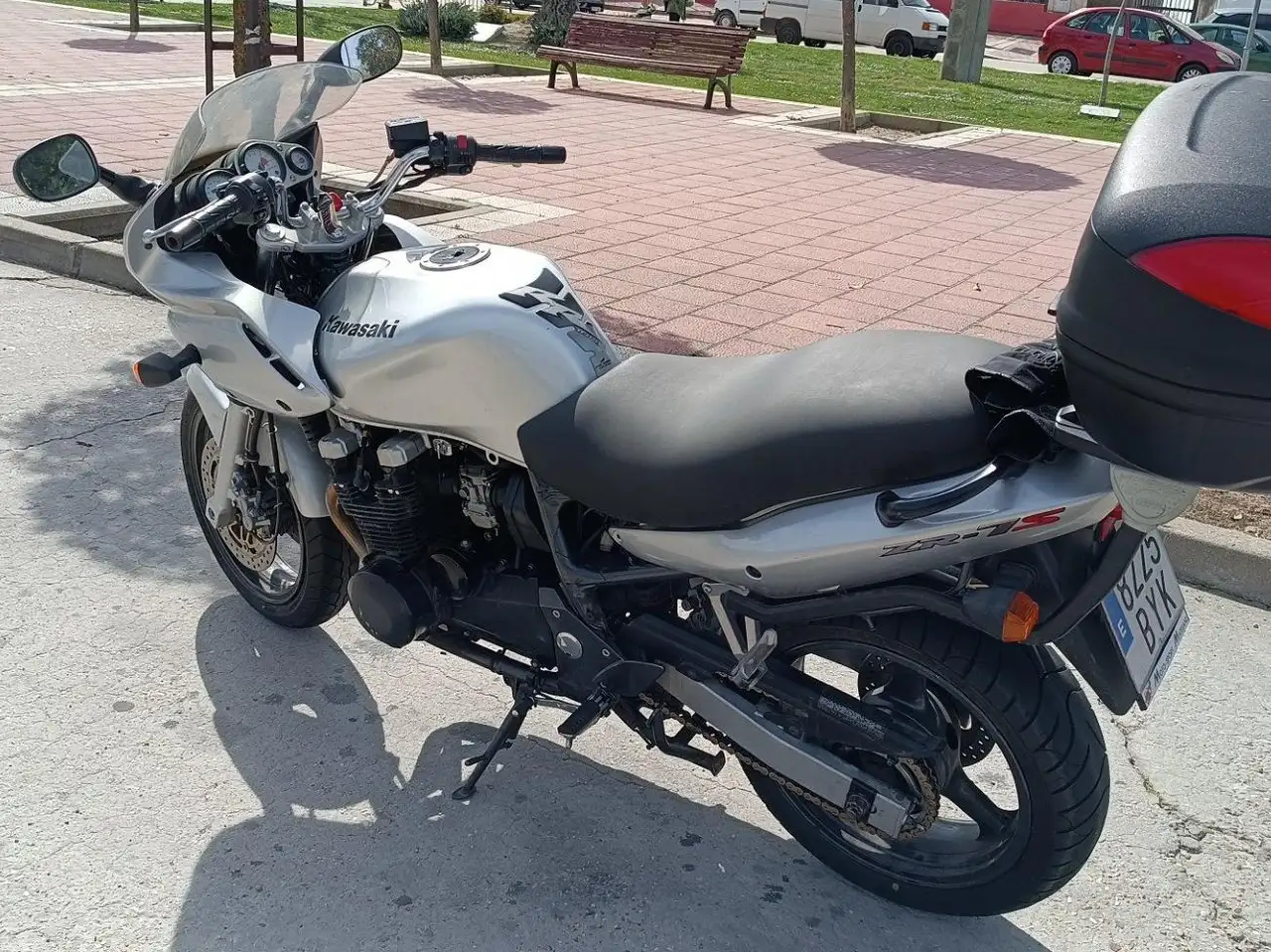 Kawasaki ZR-7 – Vista 3