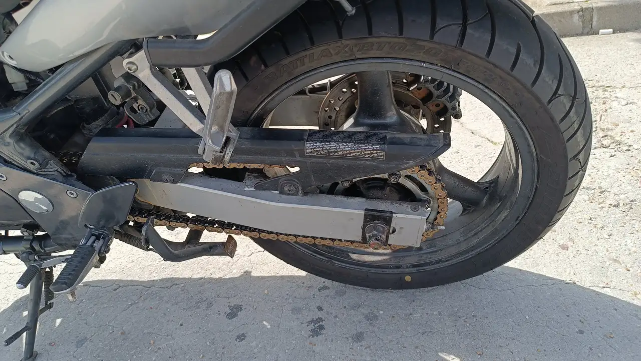 Kawasaki ZR-7 – Vista 5