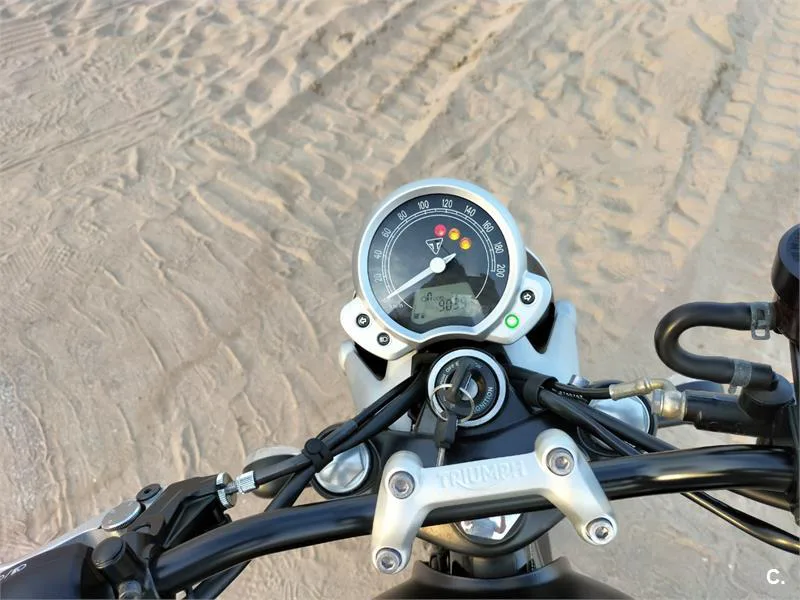 Triumph Street Twin – Vista 5