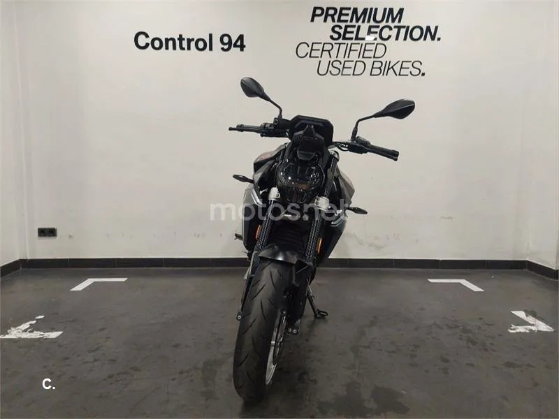 BMW F 900 R – Vista 3