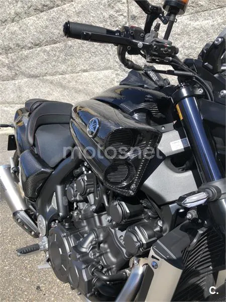 Yamaha V-Max 1700 – Vista 20
