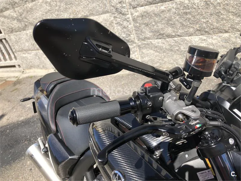 Yamaha V-Max 1700 – Vista 22