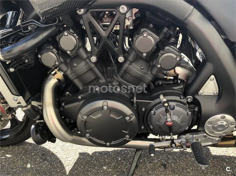 Yamaha V-Max 1700 – Vista 9