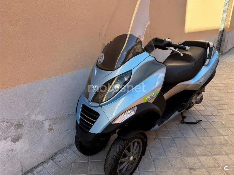 Piaggio MP3 250 RL – Vista 4
