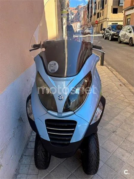 Piaggio MP3 250 RL – Vista 6