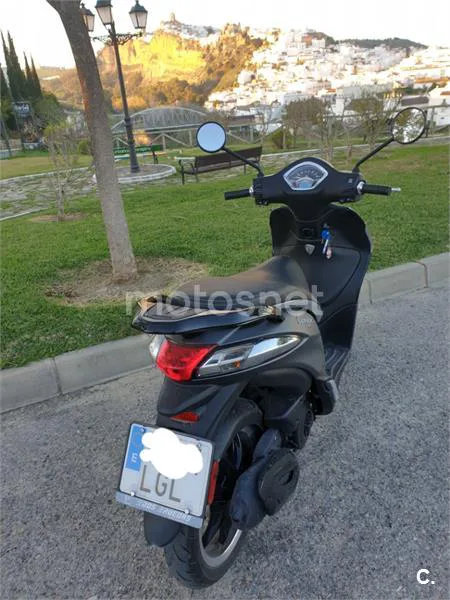 Piaggio LIBERTY – Vista 3