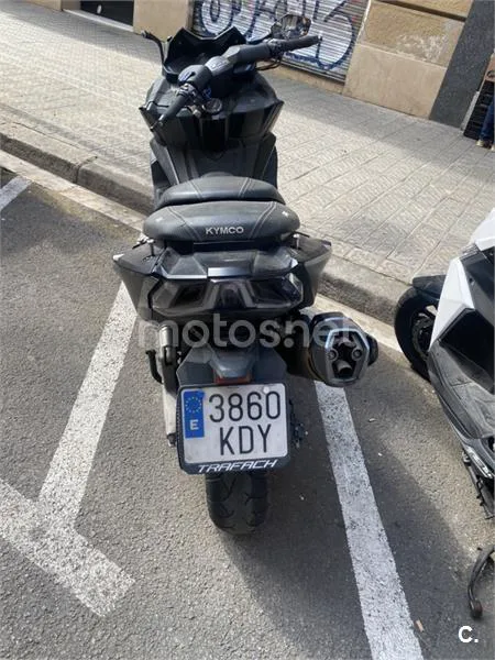 Kymco AK 550 – Vista 5