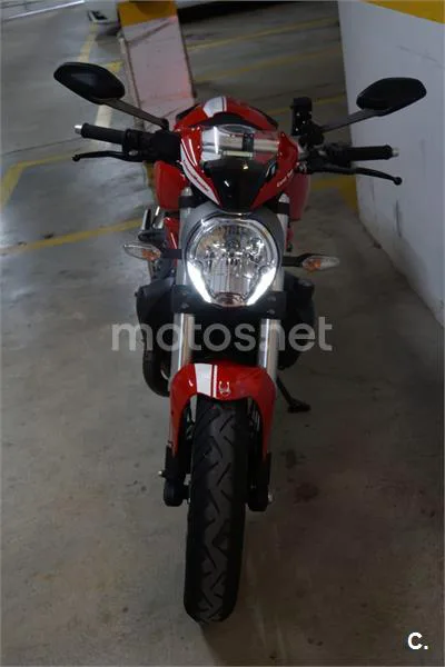 Ducati Monster 821 – Vista 3