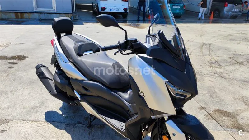 Yamaha XMAX 400 – Vista 7