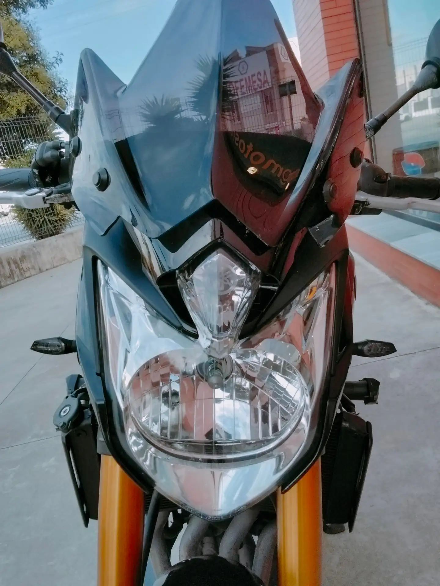 Yamaha FZ 8 – Vista 22