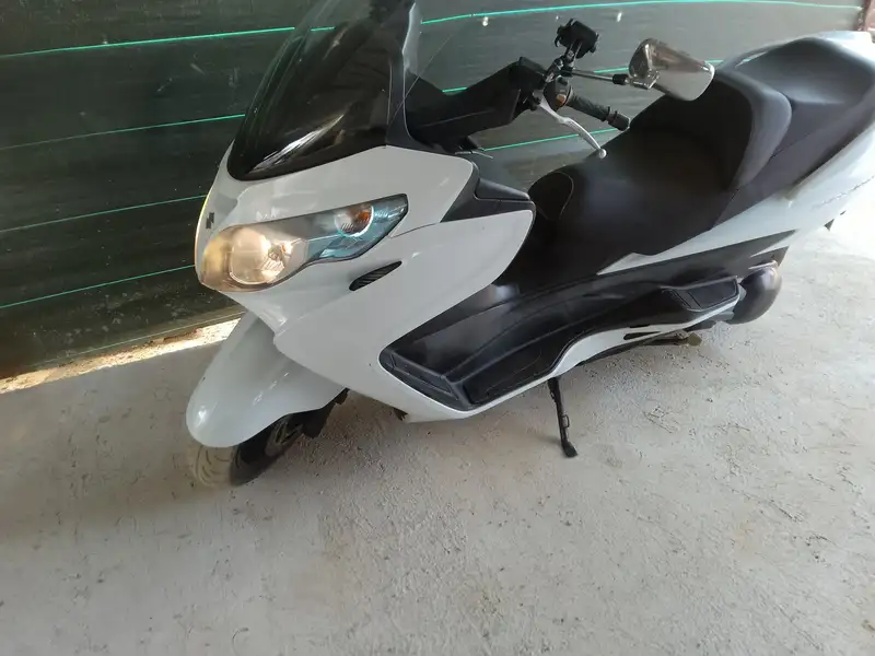 Suzuki Burgman 400 2000 € 2014 Sevilla - 1