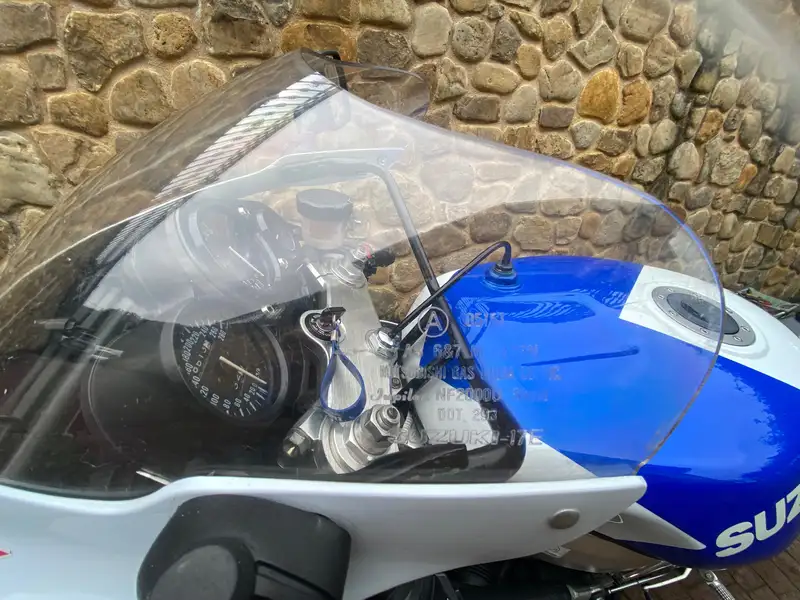 Suzuki GSX-R750 5700 € 1992 Araba - 2