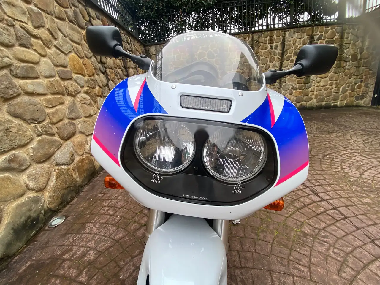 Suzuki GSX-R750 - Vista 3