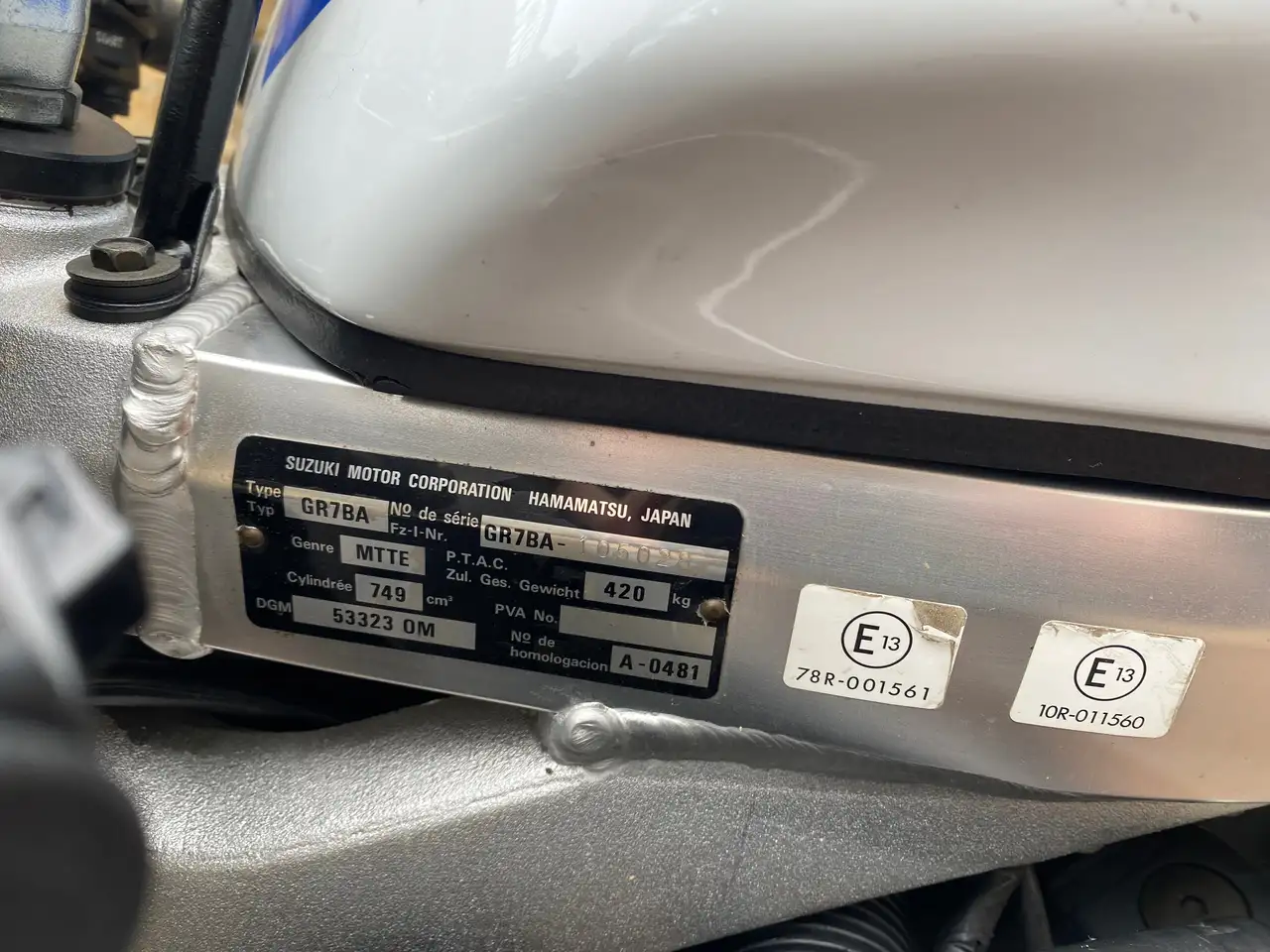 Suzuki GSX-R750 - Vista 5