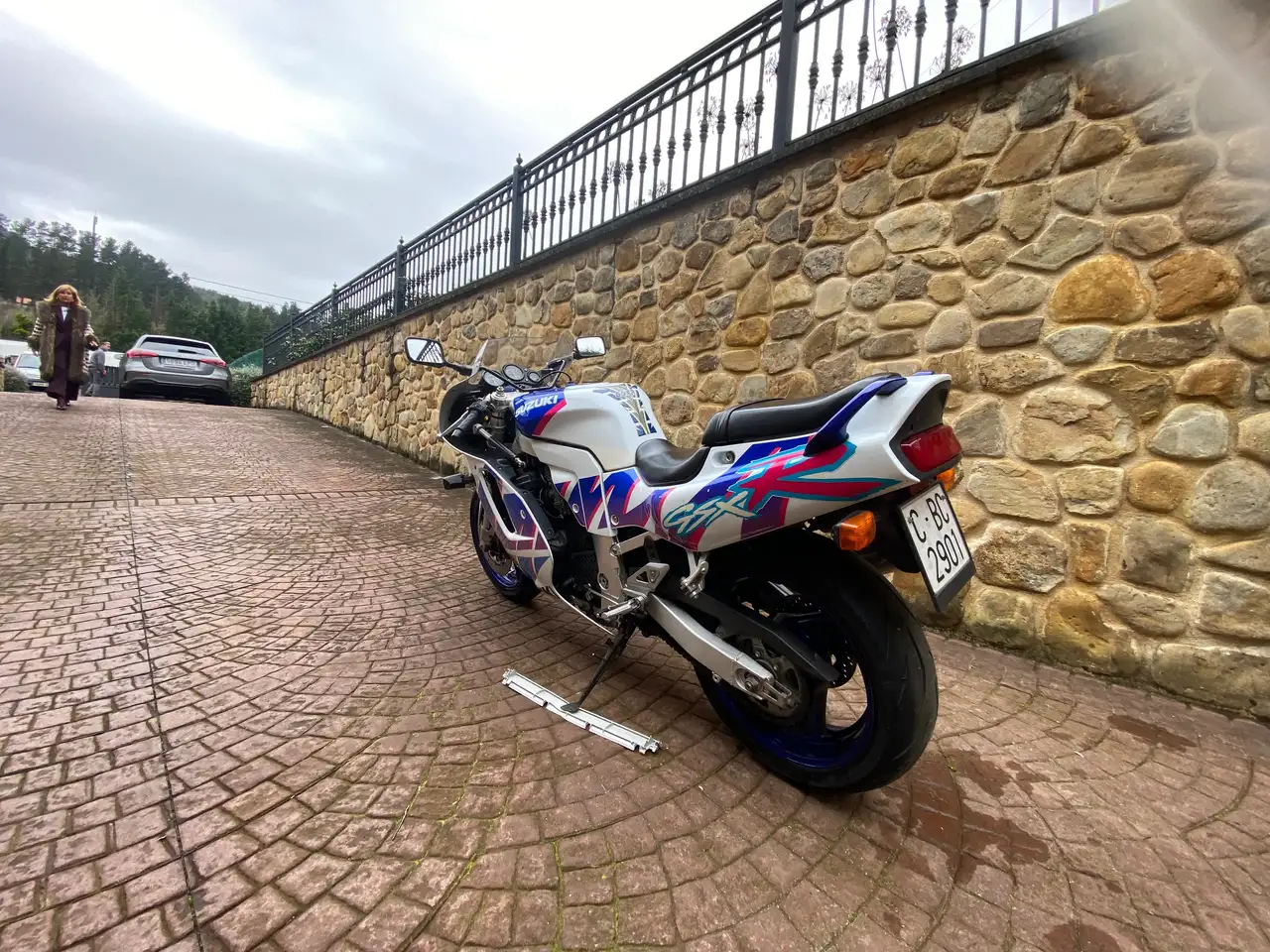 Suzuki GSX-R750 - Vista 7