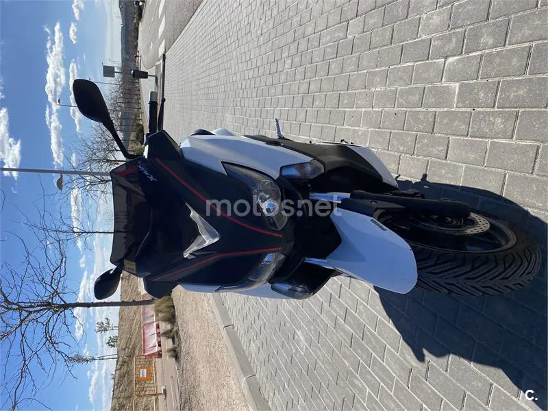 Yamaha XMAX 125 – Vista 4