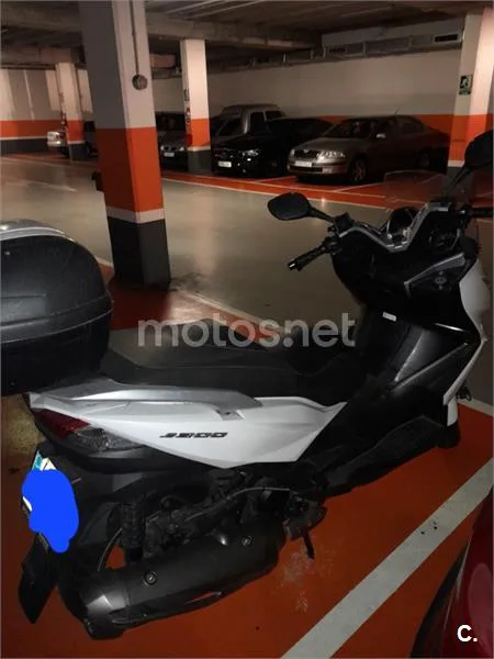 Kawasaki J300 – Vista 5