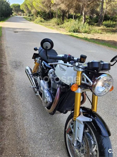 Triumph Thruxton - Vista 3