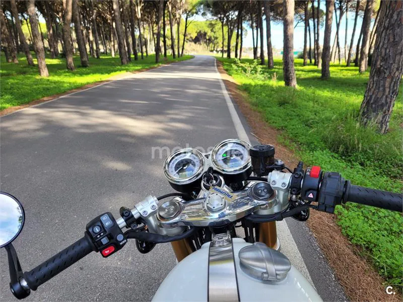 Triumph Thruxton - Vista 4