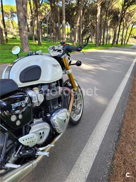 Triumph Thruxton - Vista 5