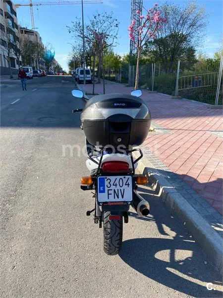 Suzuki GS 500F – Vista 7