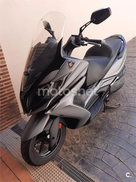 Kymco Super Dink 350i – Vista 3