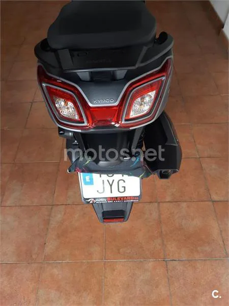 Kymco Super Dink 350i – Vista 5