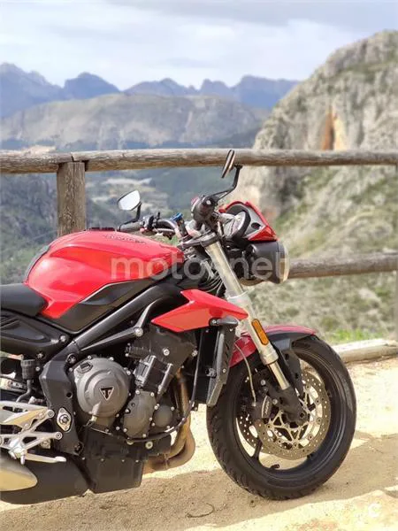 Triumph Street Triple – Vista 2