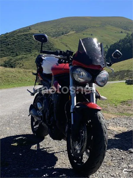 Triumph Street Triple – Vista 3