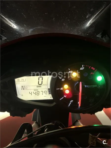 Triumph Street Triple – Vista 5