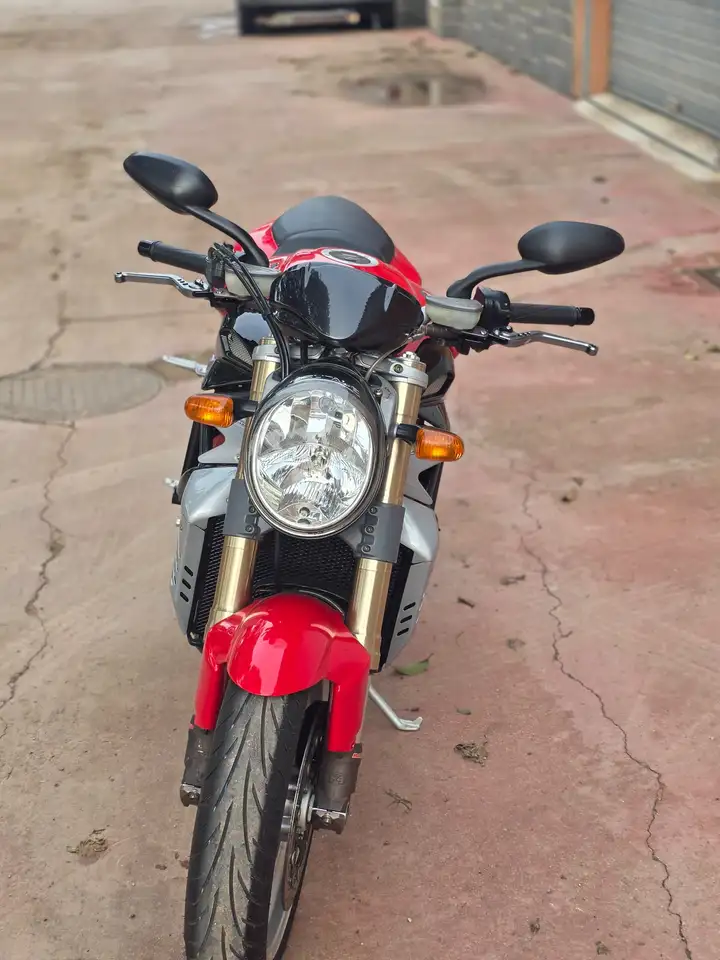 MV Agusta Brutale 910 – Vista 5